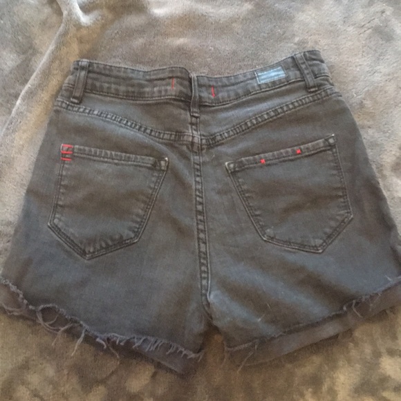 Urban Outfitters Black High Rise Shorts - Picture 4 of 5
